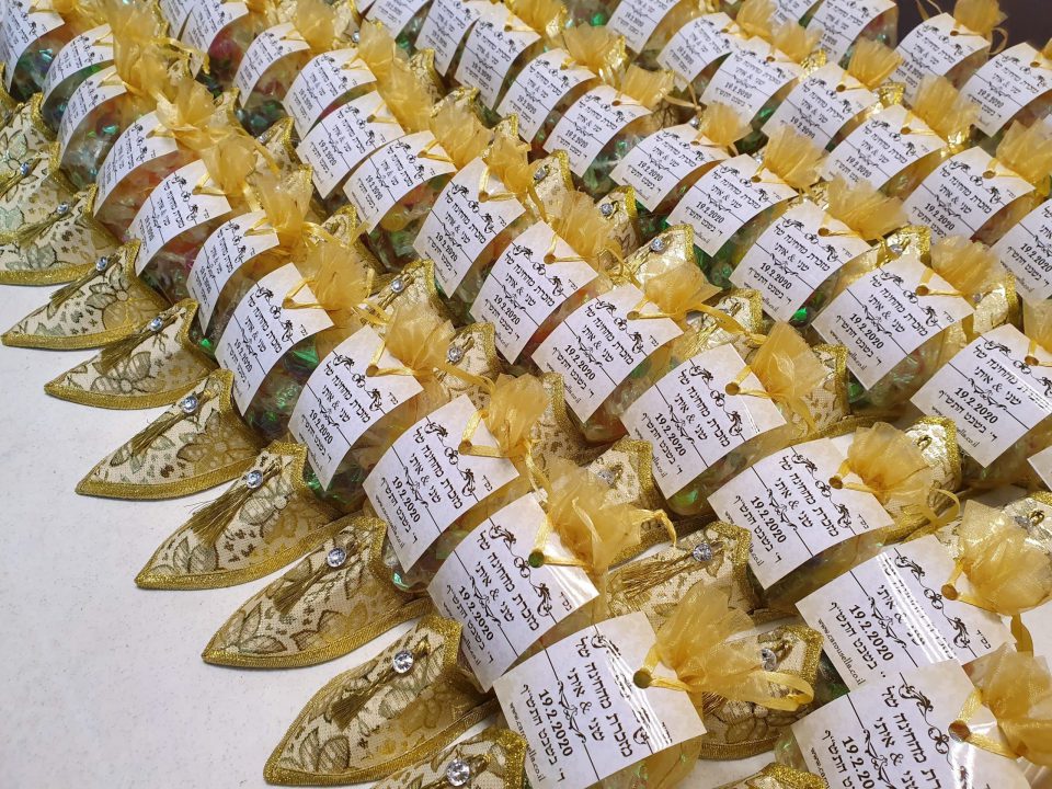 נעלי חינה מזהב