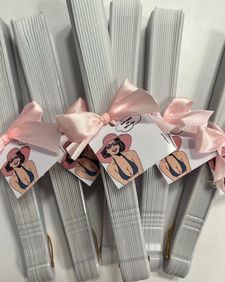 מניפה עם כיתוב