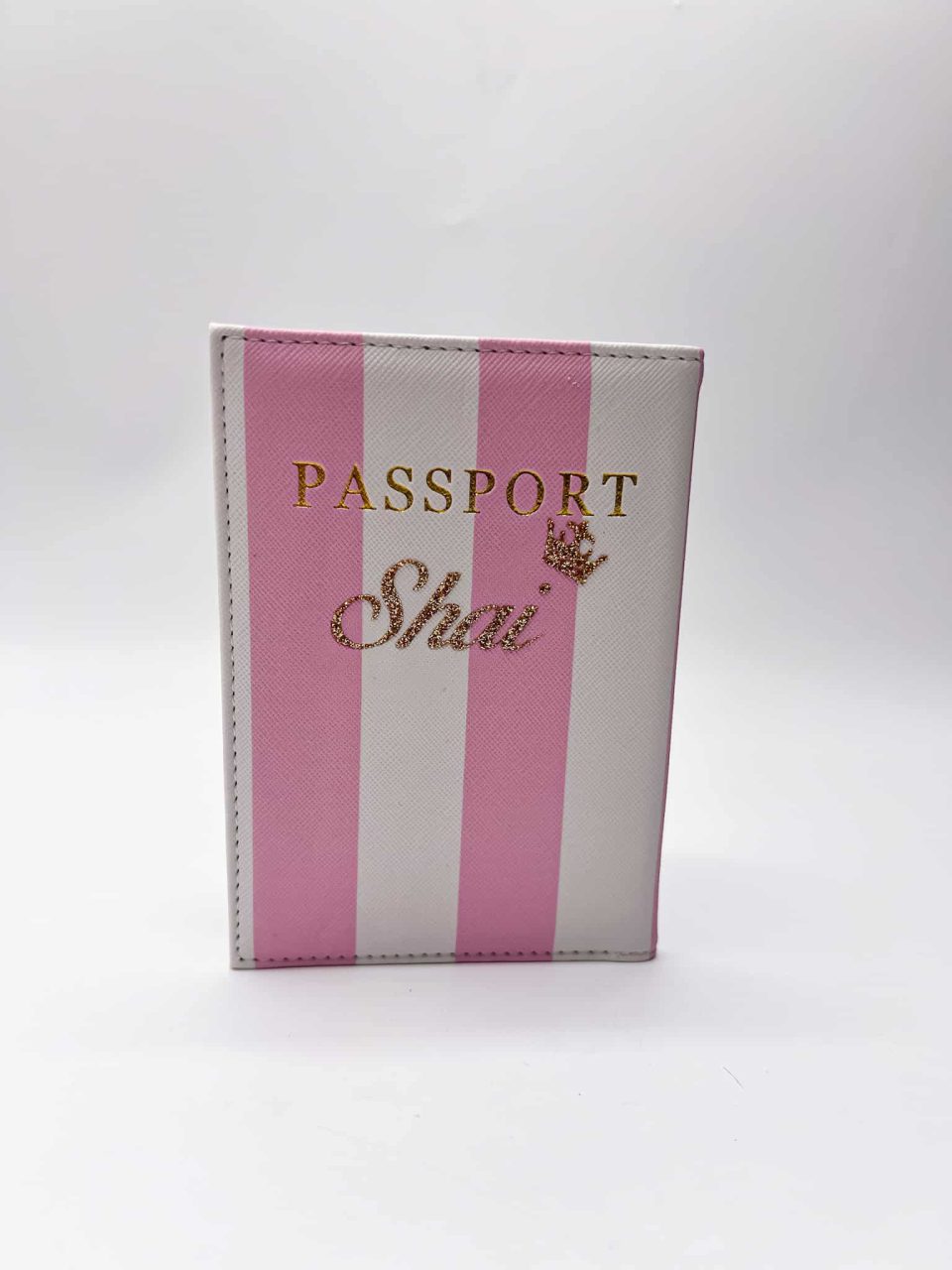 דרכון עם כיתוב אישי לאישה לבן ורוד פסים