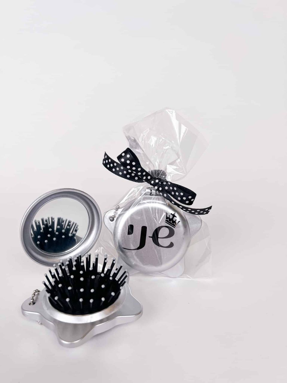 מראת כיס עם שם אישי