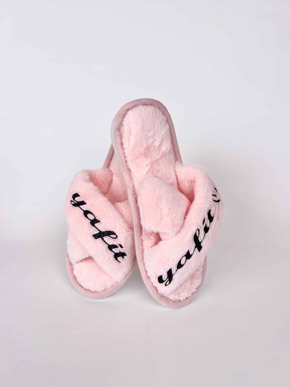 נעלי בית ממותגות לנשים